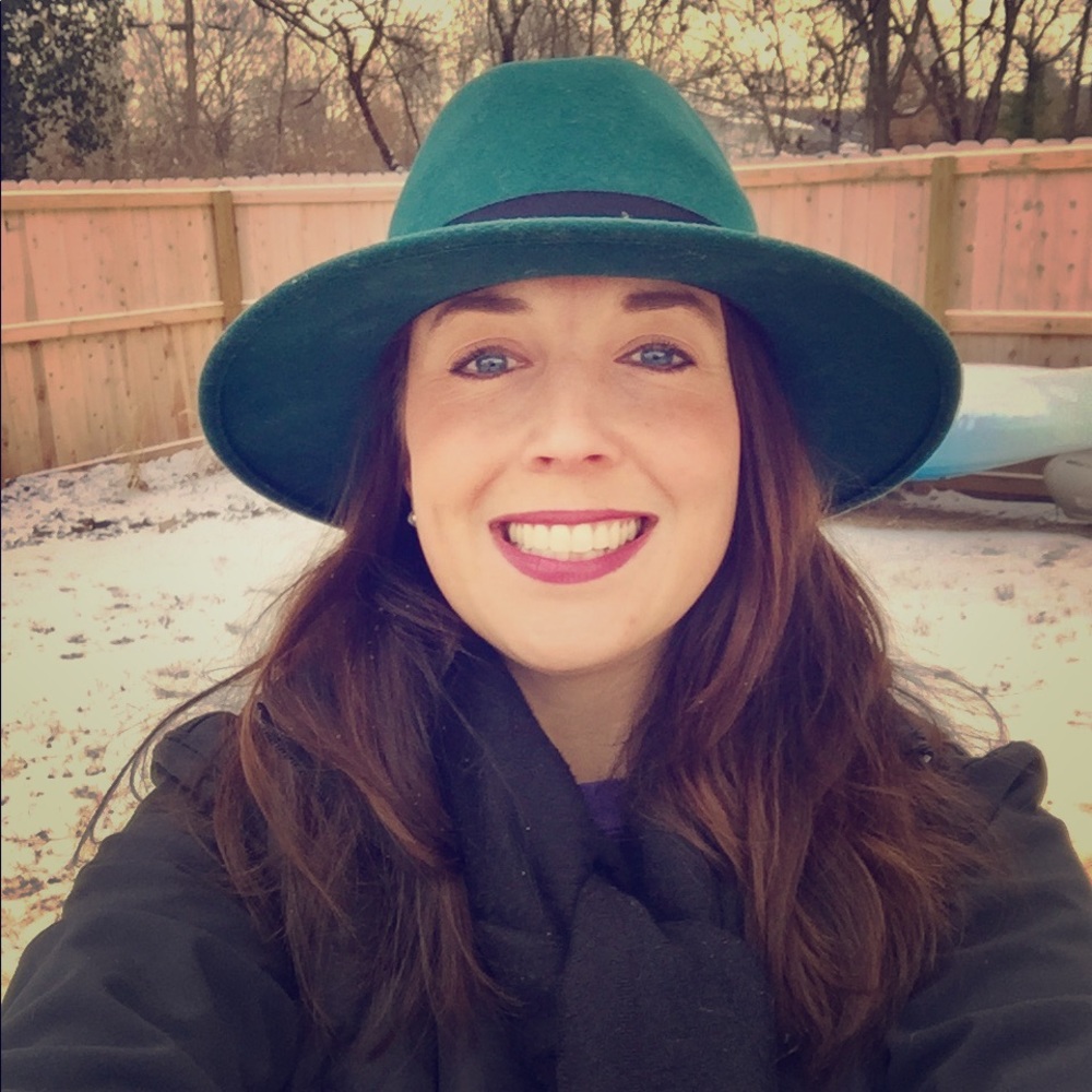 Meet your Posher, Angela